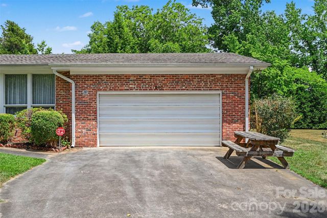 207 Sills Drive, Salisbury, NC 28146