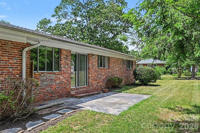 207 Sills Drive, Salisbury, NC 28146
