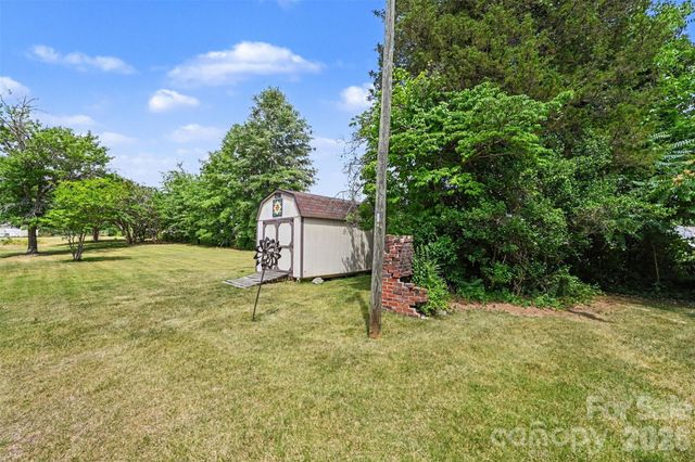 207 Sills Drive, Salisbury, NC 28146