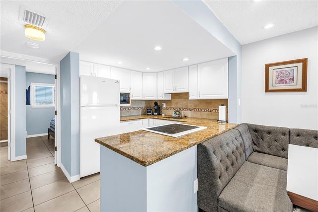 8470 W GULF BOULEVARD 609, Treasure Island, FL 33706