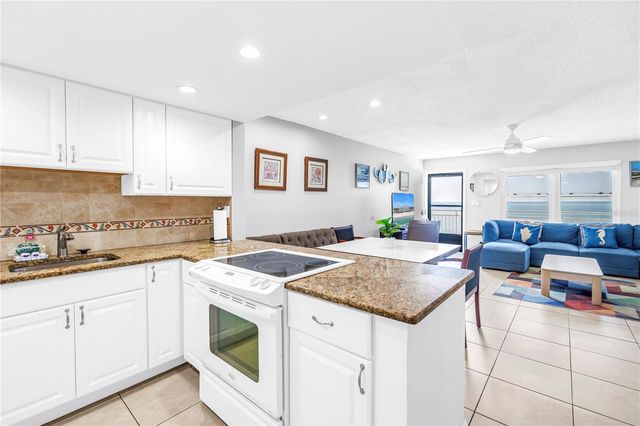 8470 W GULF BOULEVARD 609, Treasure Island, FL 33706