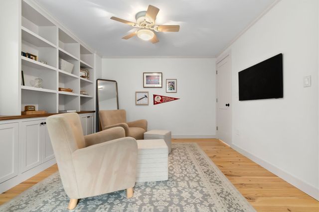52 Bridge St, Hamilton, MA 01982