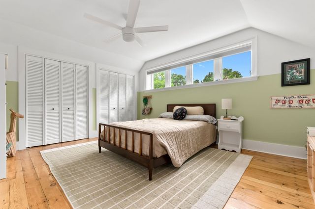 52 Bridge St, Hamilton, MA 01982
