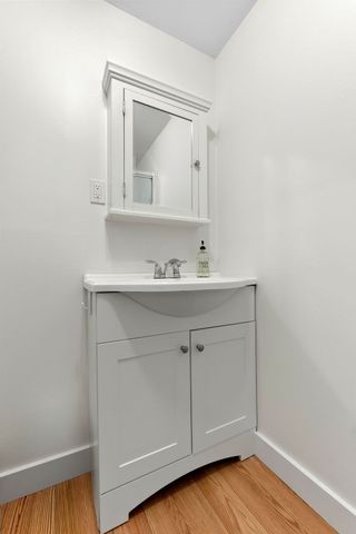 52 Bridge St, Hamilton, MA 01982