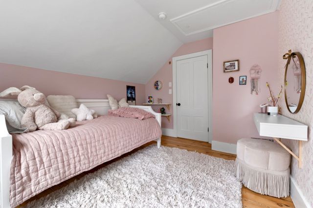 52 Bridge St, Hamilton, MA 01982