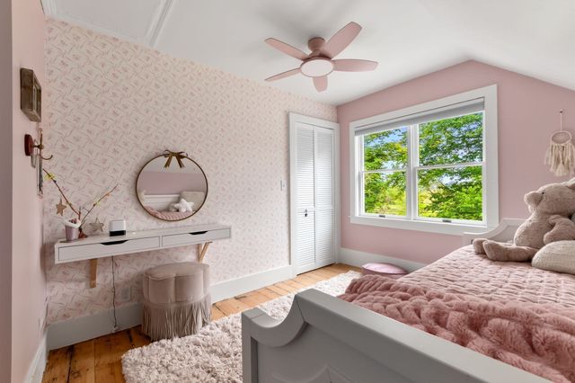 52 Bridge St, Hamilton, MA 01982