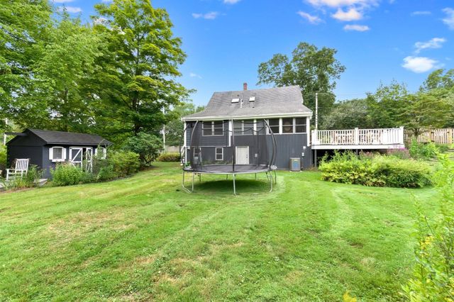 52 Bridge St, Hamilton, MA 01982