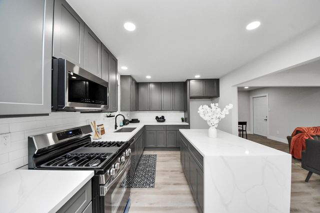 3414 Trelawney Drive, Pearland, TX 77581