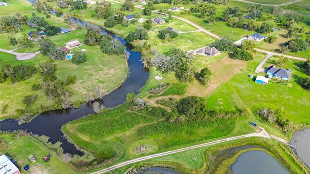 608 Wagon Wheel Tr Trail, Angleton, TX 77515