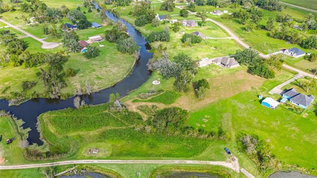 608 Wagon Wheel Tr Trail, Angleton, TX 77515