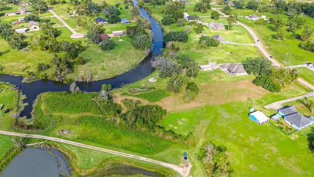 608 Wagon Wheel Tr Trail, Angleton, TX 77515