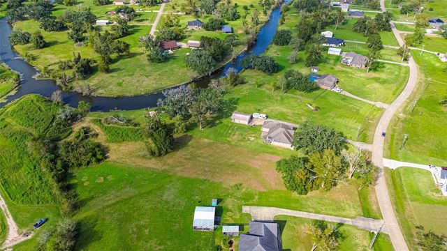 608 Wagon Wheel Tr Trail, Angleton, TX 77515