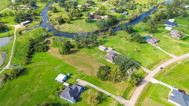 608 Wagon Wheel Tr Trail, Angleton, TX 77515