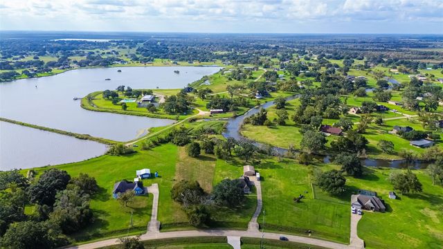 608 Wagon Wheel Tr Trail, Angleton, TX 77515