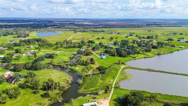 608 Wagon Wheel Tr Trail, Angleton, TX 77515