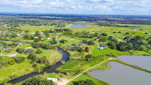 608 Wagon Wheel Tr Trail, Angleton, TX 77515