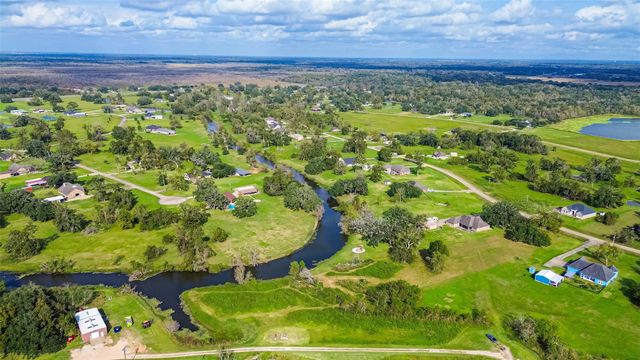 608 Wagon Wheel Tr Trail, Angleton, TX 77515