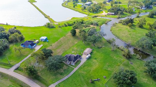 608 Wagon Wheel Tr Trail, Angleton, TX 77515