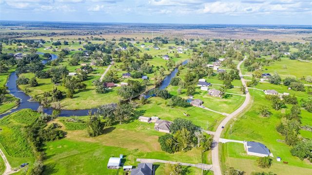 608 Wagon Wheel Tr Trail, Angleton, TX 77515