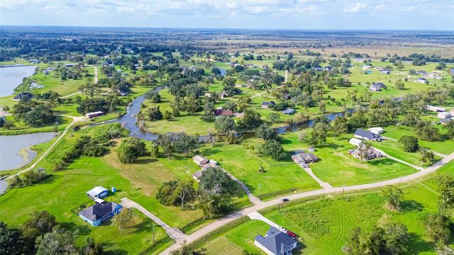 608 Wagon Wheel Tr Trail, Angleton, TX 77515