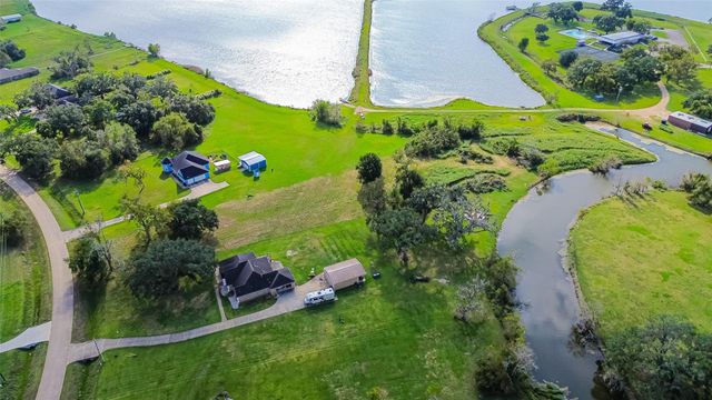 608 Wagon Wheel Tr Trail, Angleton, TX 77515