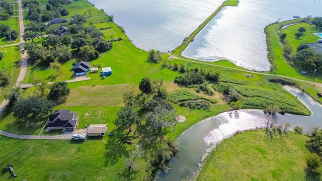 608 Wagon Wheel Tr Trail, Angleton, TX 77515