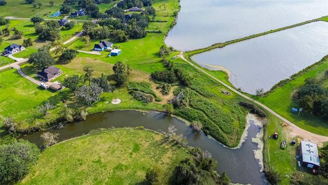 608 Wagon Wheel Tr Trail, Angleton, TX 77515