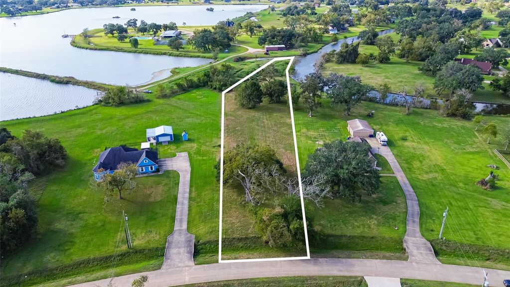 608 Wagon Wheel Tr Trail, Angleton, TX 77515