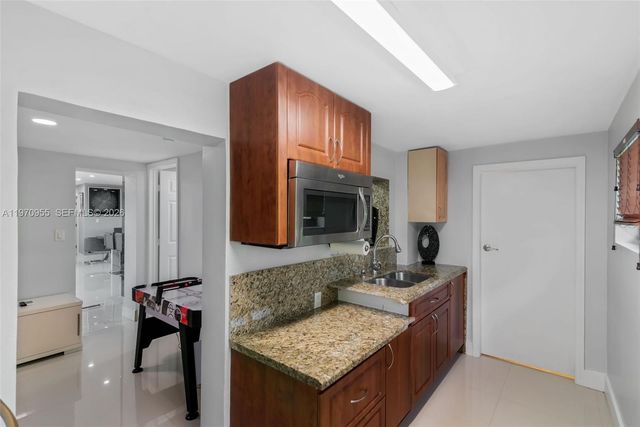 830 SW 93rd Ave 0, Miami, FL 33174