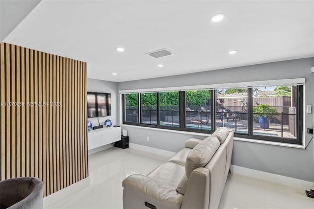 830 SW 93rd Ave 0, Miami, FL 33174