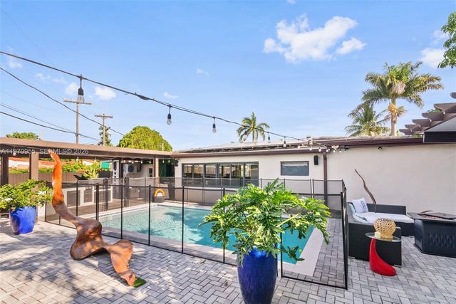 830 SW 93rd Ave 0, Miami, FL 33174