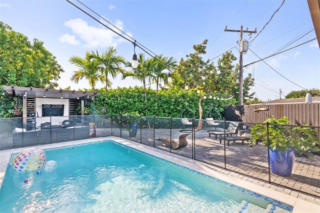 830 SW 93rd Ave 0, Miami, FL 33174