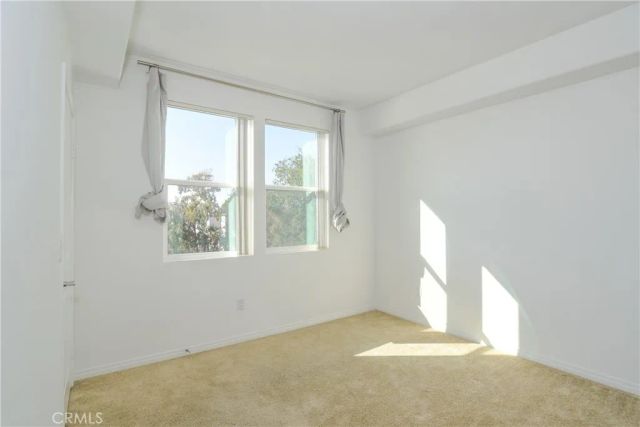 11925 KLING Street 206, Valley Village, CA 91607