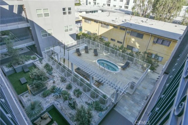 11925 KLING Street 206, Valley Village, CA 91607