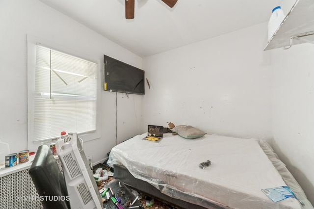 817 S Mcalister Avenue, Waukegan, IL 60085