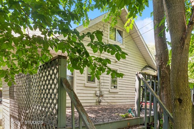 817 S Mcalister Avenue, Waukegan, IL 60085
