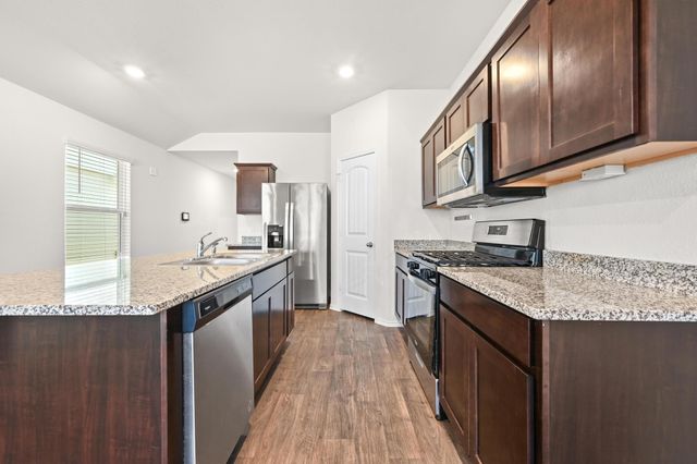 412 Sickle LOOP, Kyle, TX 78640