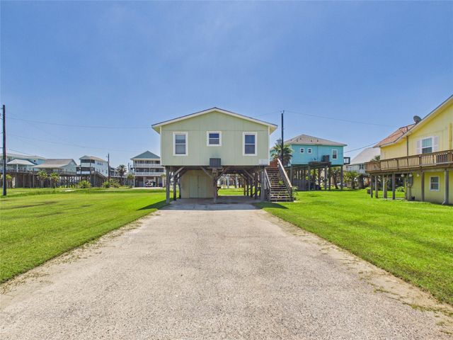 12878 Jean Lafitte Drive, Freeport, TX 77541
