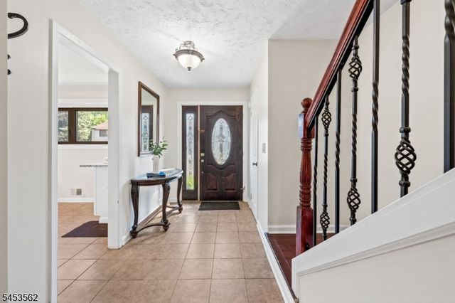 489 Brookside Ln, Hillsborough Twp., NJ 08844