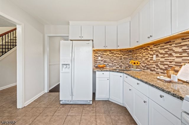 489 Brookside Ln, Hillsborough Twp., NJ 08844