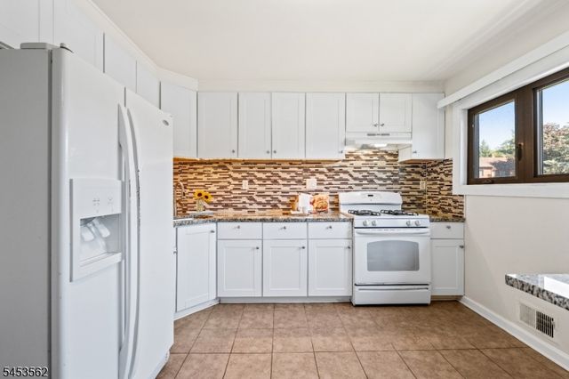 489 Brookside Ln, Hillsborough Twp., NJ 08844