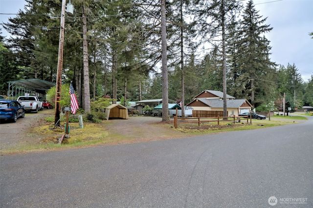 1261 E Lakeshore Drive W, Shelton, WA 98584