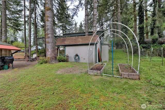1261 E Lakeshore Drive W, Shelton, WA 98584