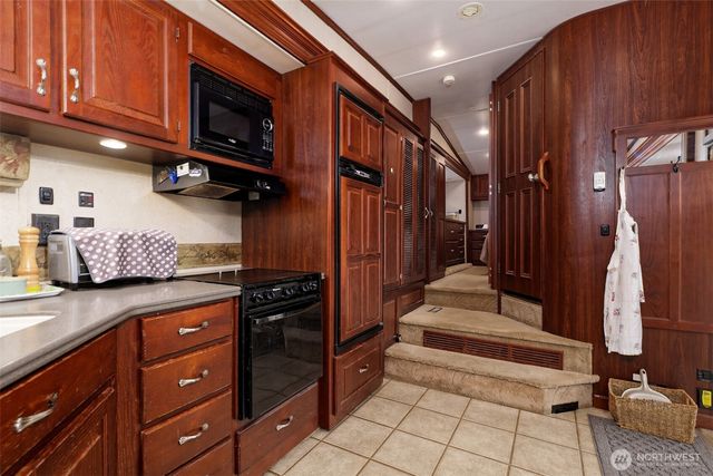 1261 E Lakeshore Drive W, Shelton, WA 98584