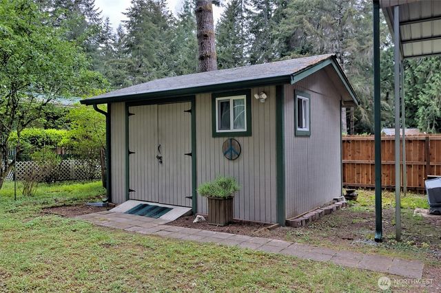 1261 E Lakeshore Drive W, Shelton, WA 98584