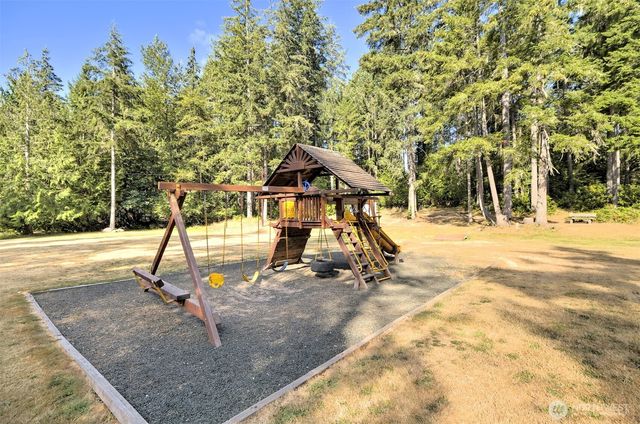 1261 E Lakeshore Drive W, Shelton, WA 98584