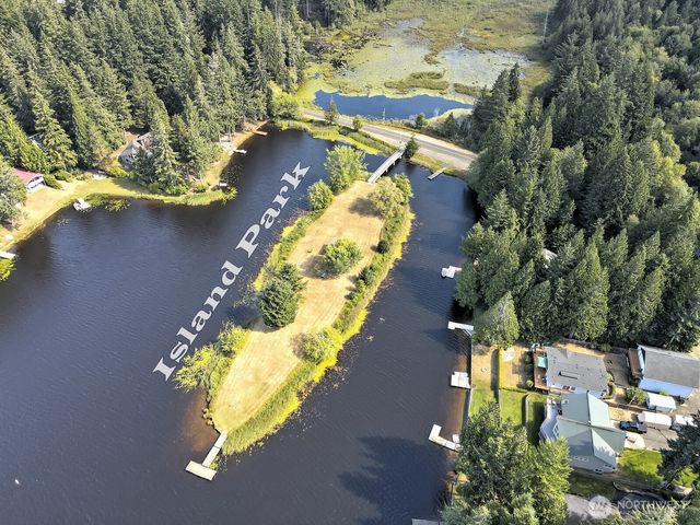 1261 E Lakeshore Drive W, Shelton, WA 98584