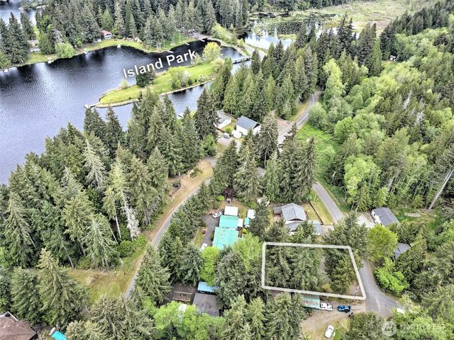 1261 E Lakeshore Drive W, Shelton, WA 98584