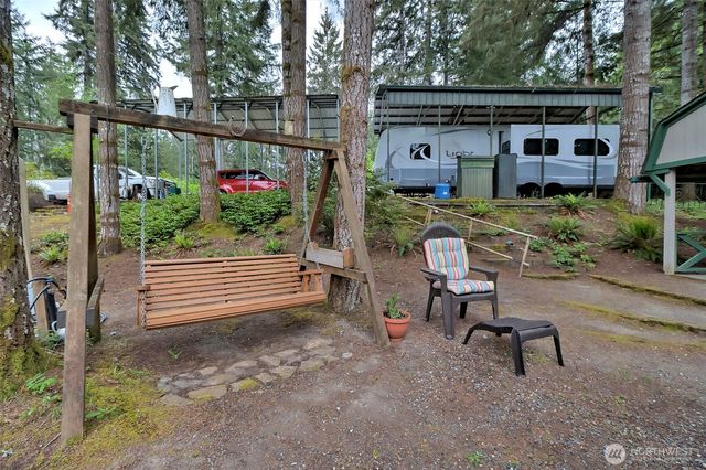 1261 E Lakeshore Drive W, Shelton, WA 98584