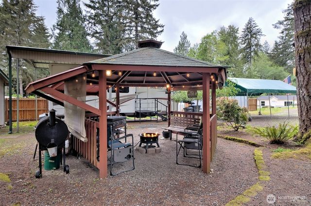 1261 E Lakeshore Drive W, Shelton, WA 98584